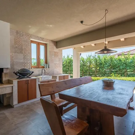 Stoje Villa *