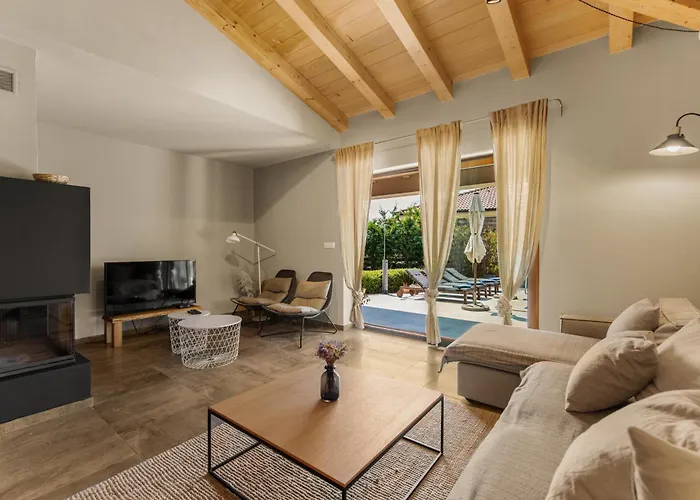 Stoje Villa *